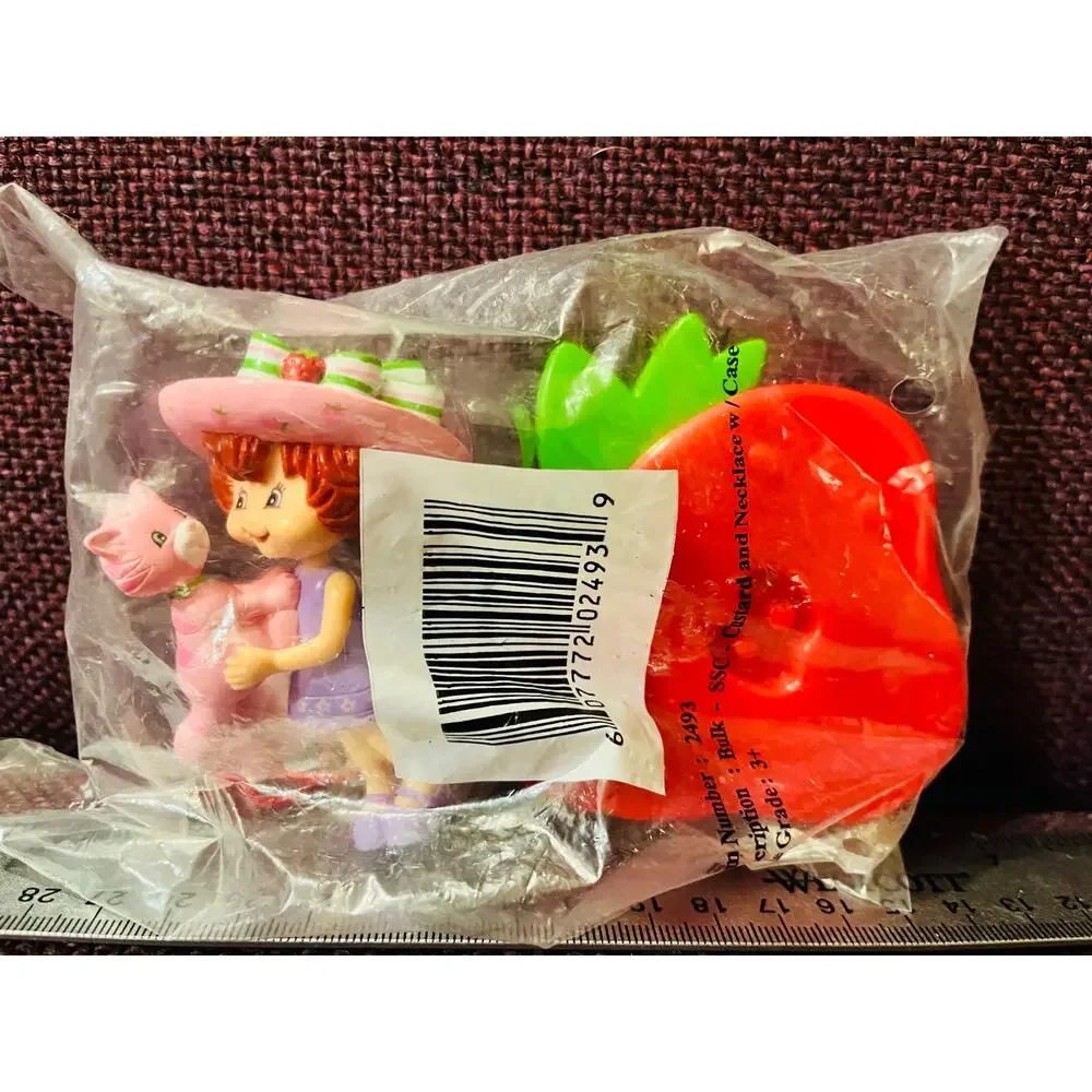 Strawberry Shortcake Vintage with Custard Cat 3 inch PVC Figure or Cake topper